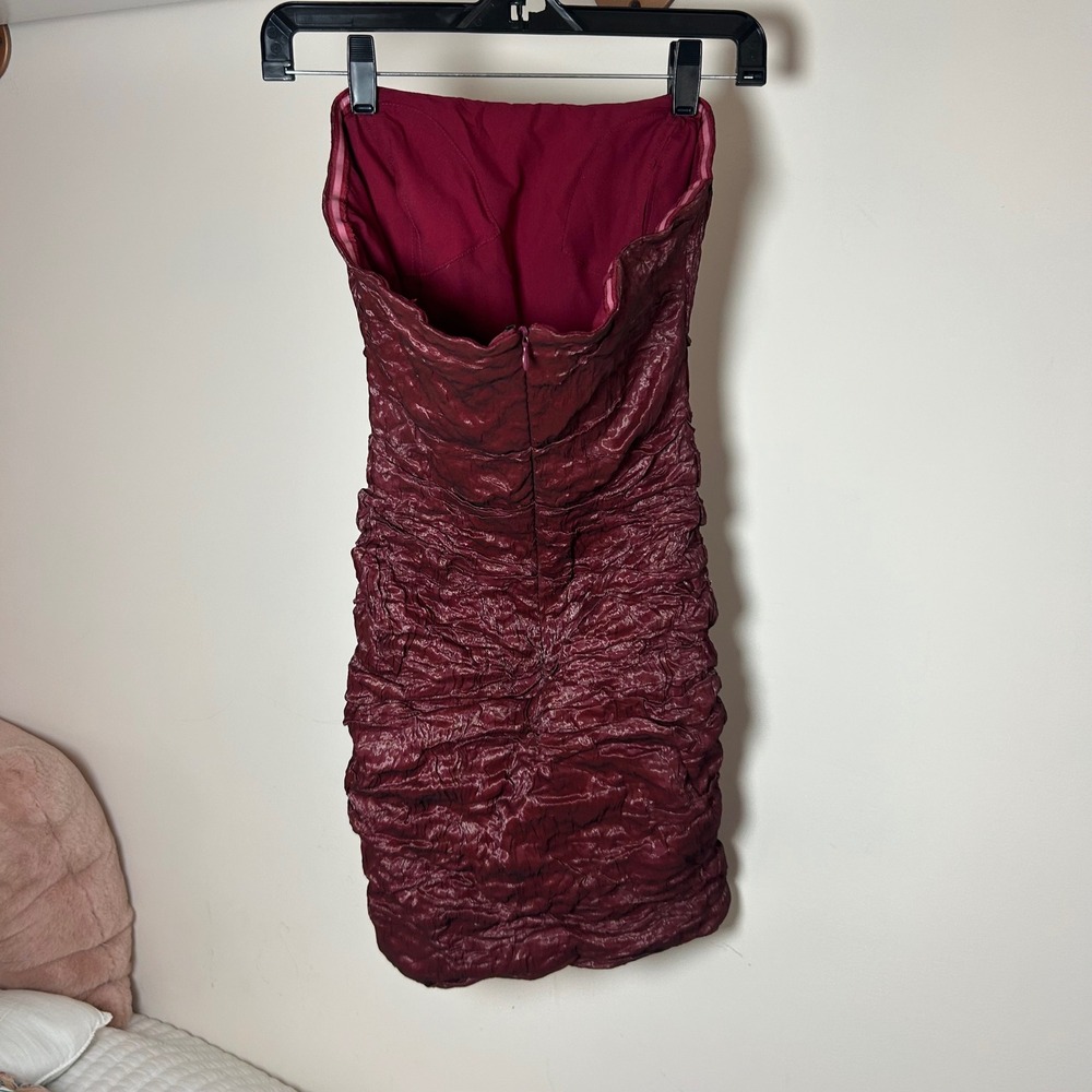 Nicole Miller Burgundy Ruched Strapless Mini Dress Wine Crinkle Bodycon Size 10 - Picture 3 of 4